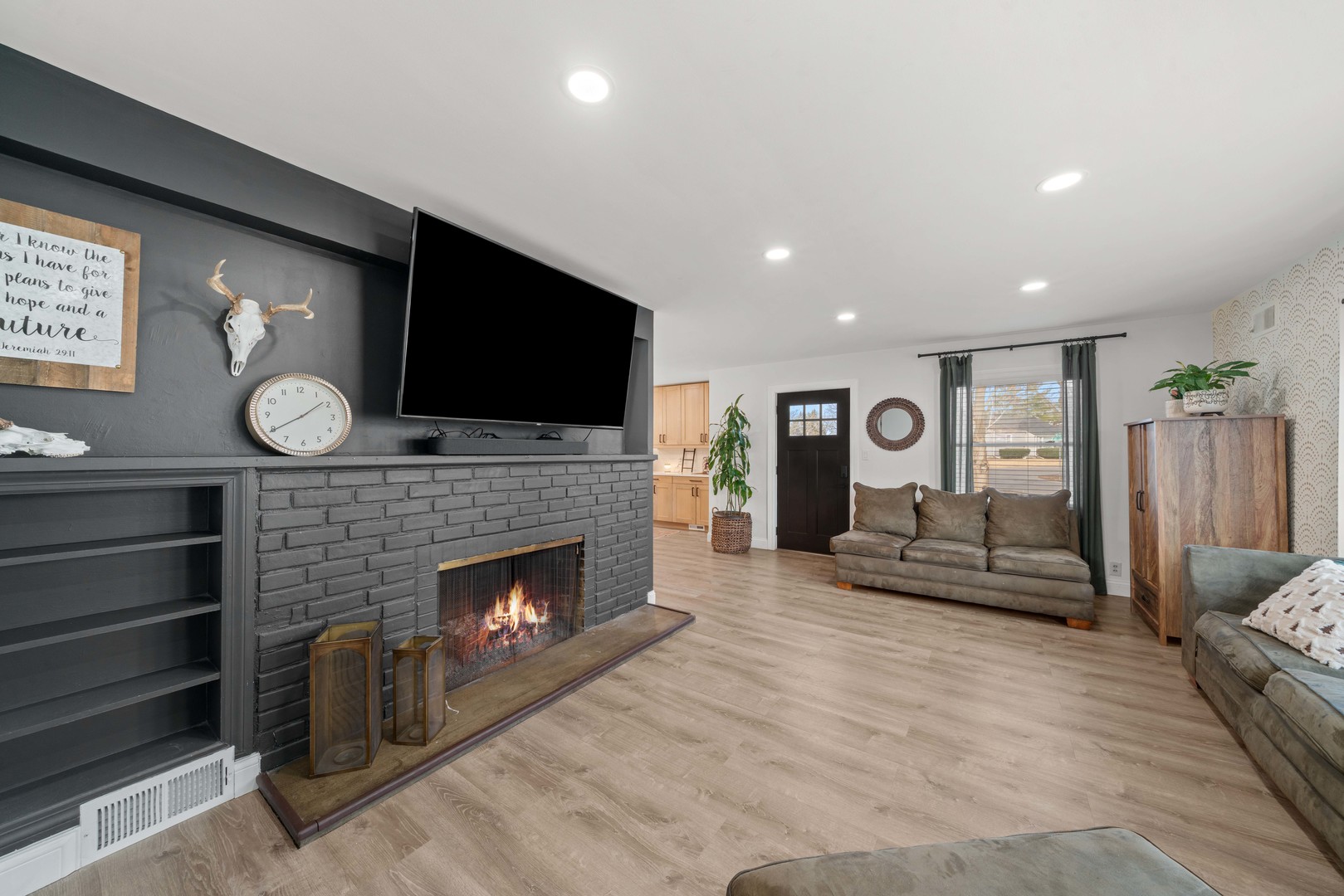 338 Lakelawn Boulevard, Aurora, IL 60506