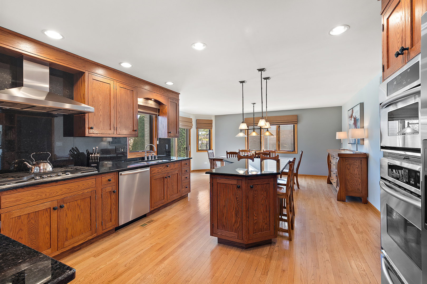 7816 Marquette Drive, Tinley Park, IL 60477