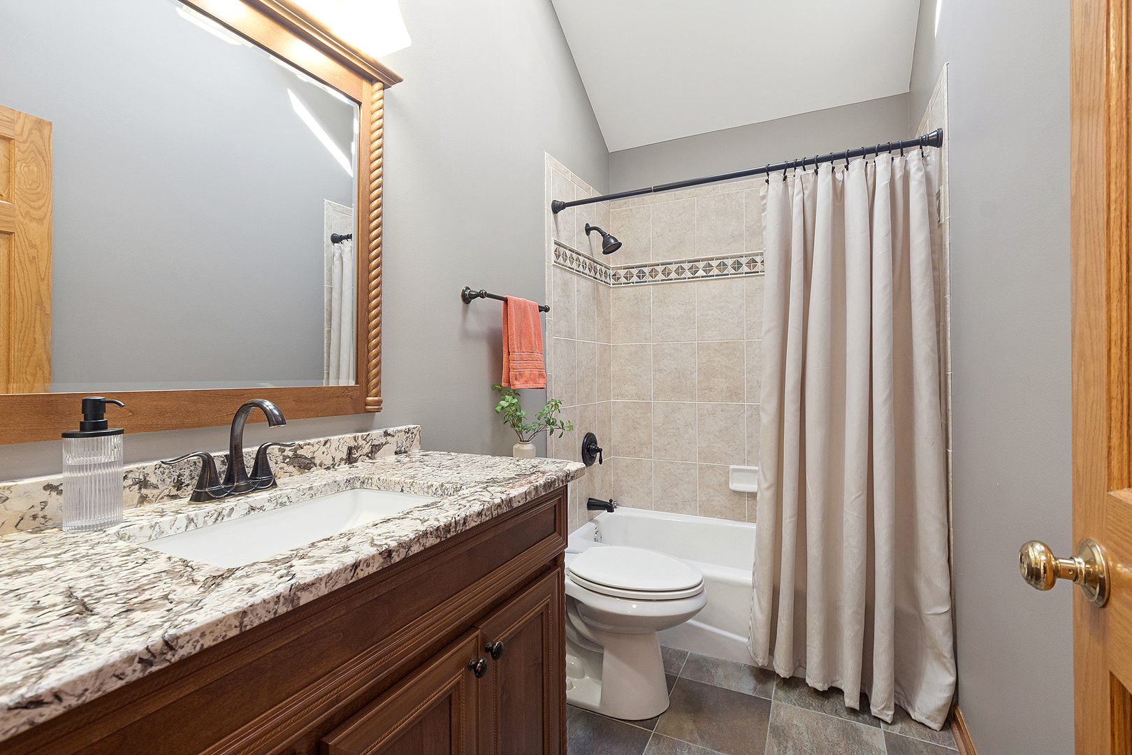 7816 Marquette Drive, Tinley Park, IL 60477