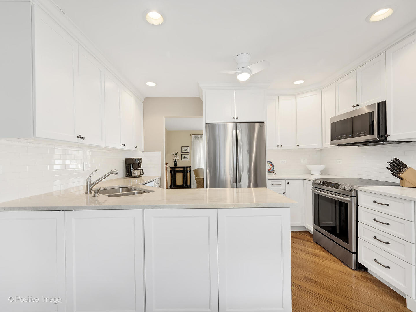 703 E Redwood Lane, Arlington Heights, IL 60004