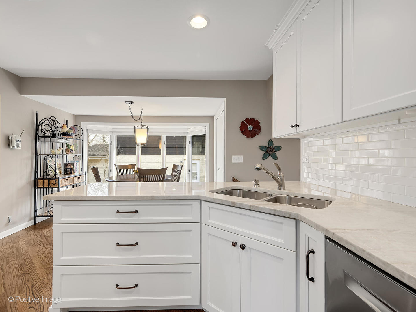 703 E Redwood Lane, Arlington Heights, IL 60004