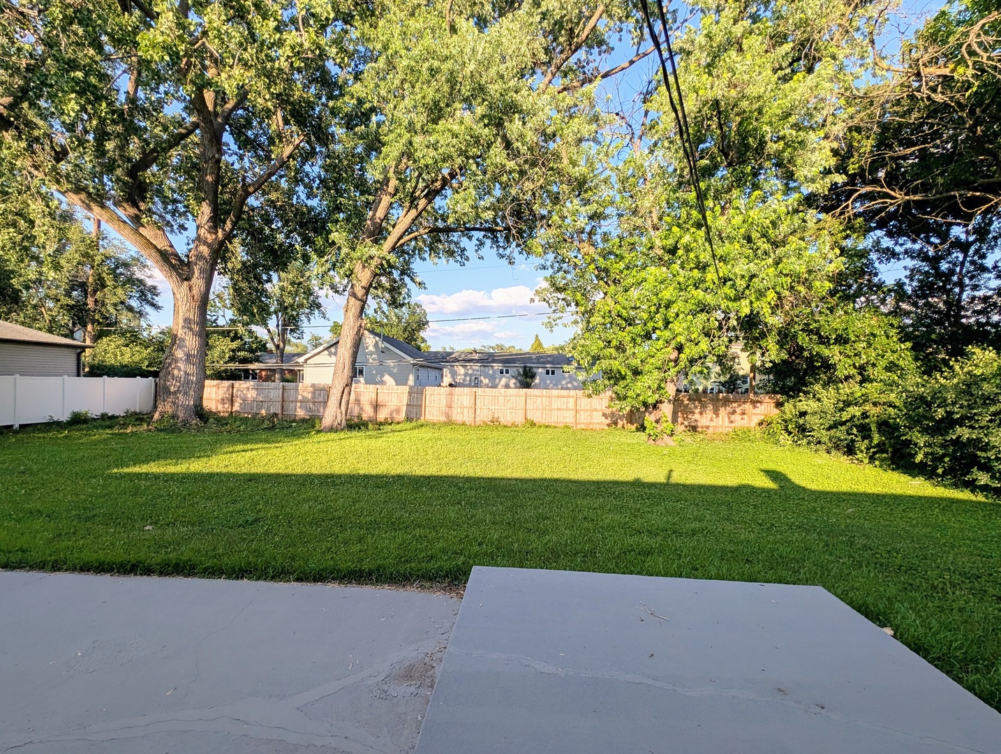 1S085 Summit Avenue, Oakbrook Terrace, IL 60181