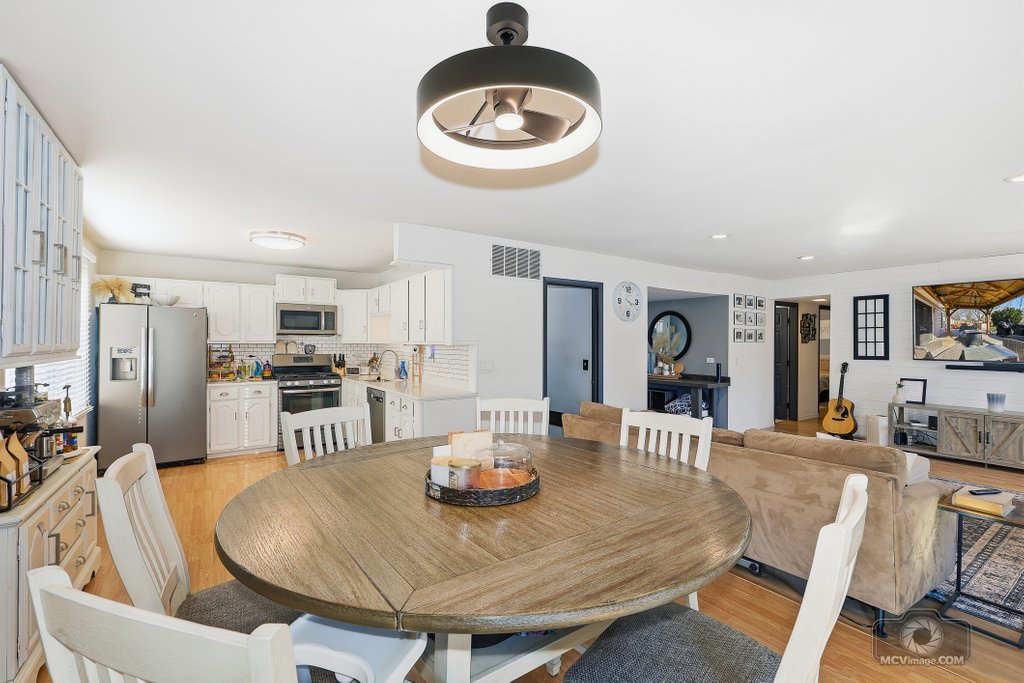 113 Lexington Drive, Bolingbrook, IL 60440