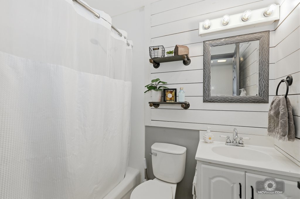 113 Lexington Drive, Bolingbrook, IL 60440