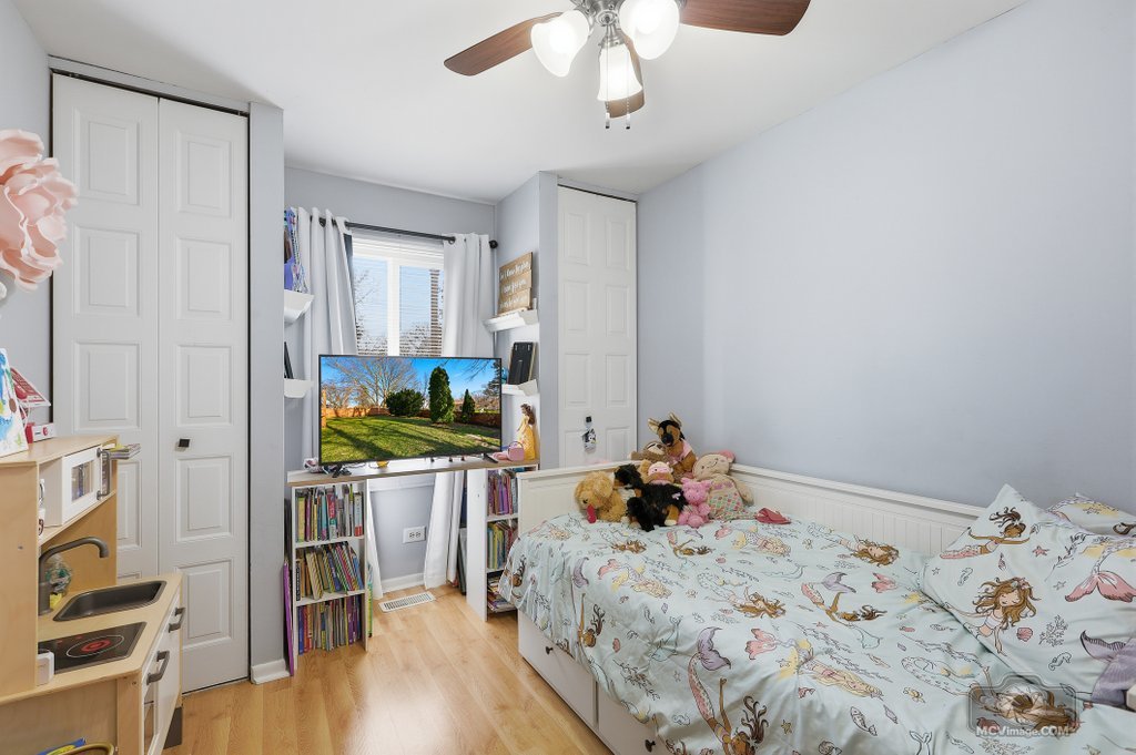 113 Lexington Drive, Bolingbrook, IL 60440