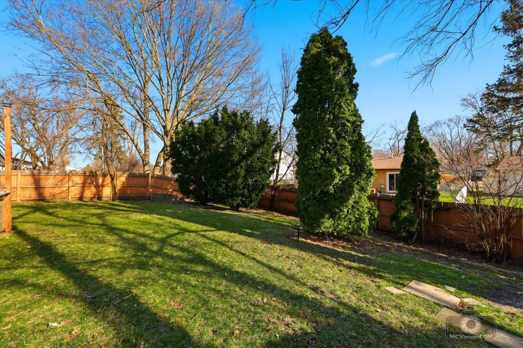 113 Lexington Drive, Bolingbrook, IL 60440