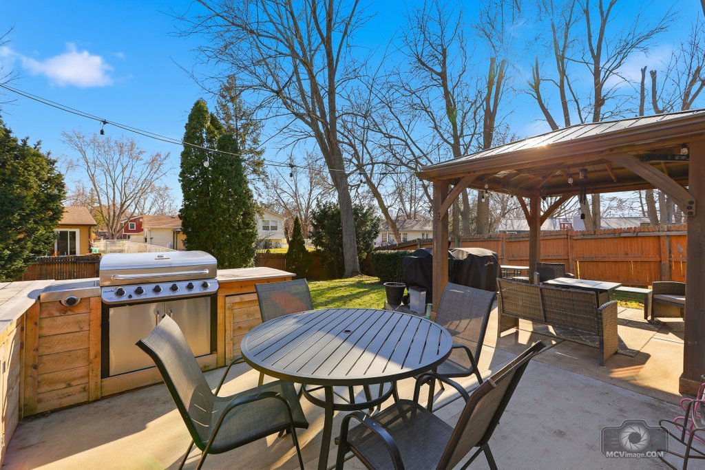 113 Lexington Drive, Bolingbrook, IL 60440