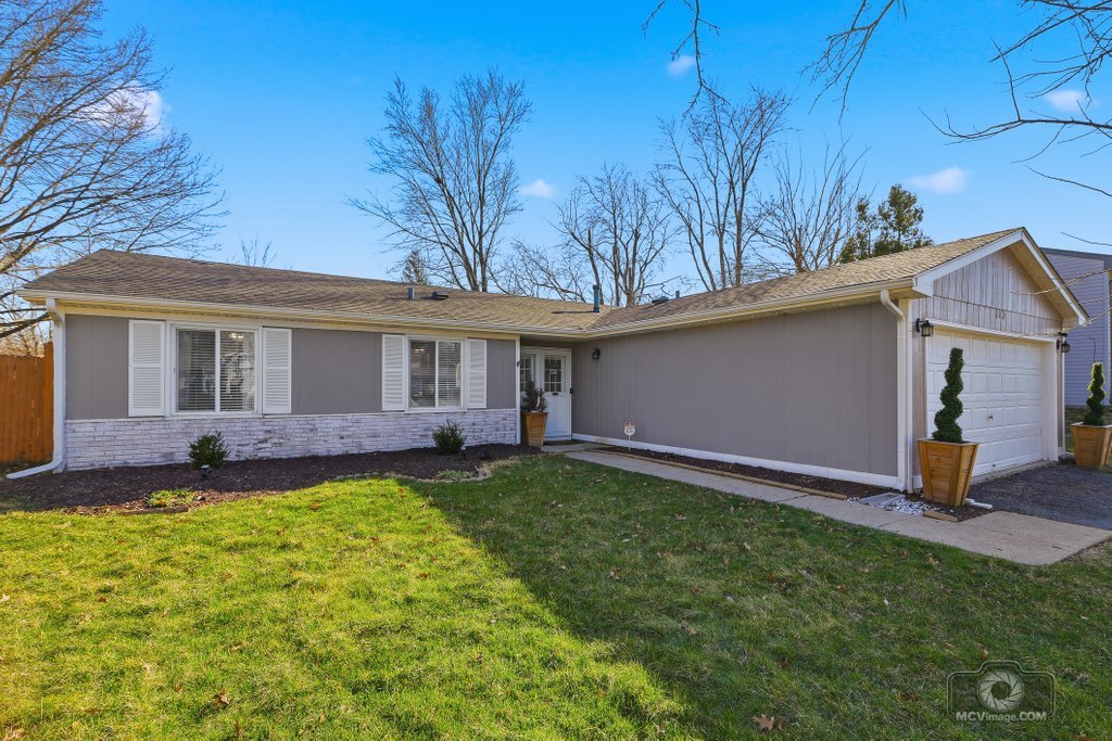 113 Lexington Drive, Bolingbrook, IL 60440