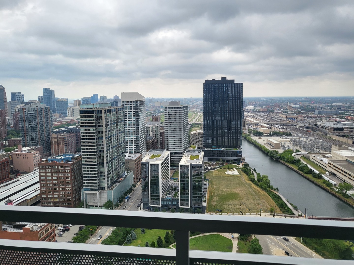 235 W Van Buren Street #2908, Chicago, IL 60607