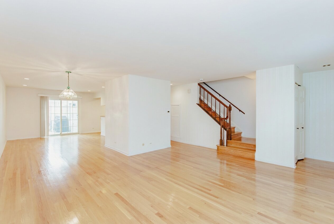 1410 Pebblecreek Drive, Glenview, IL 60025