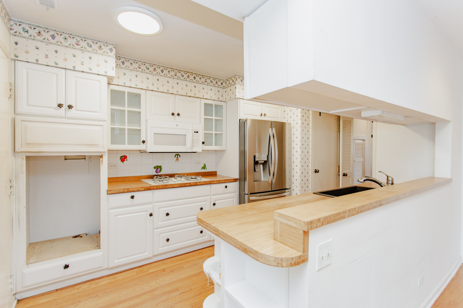 1410 Pebblecreek Drive, Glenview, IL 60025