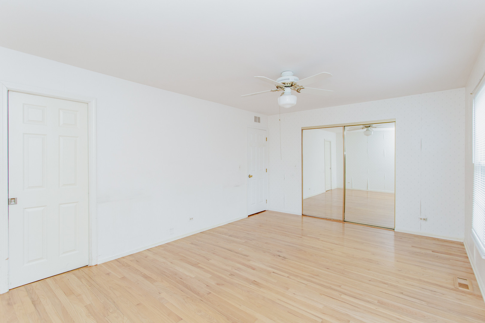 1410 Pebblecreek Drive, Glenview, IL 60025