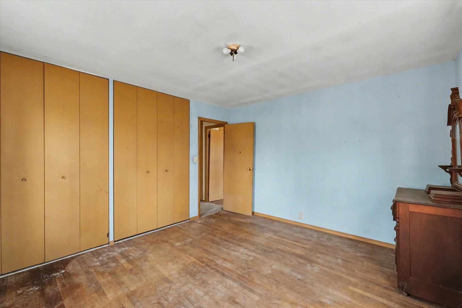 404 Oak Drive, Roberts, IL 60962