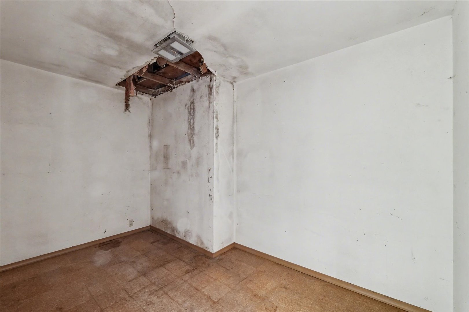 404 Oak Drive, Roberts, IL 60962