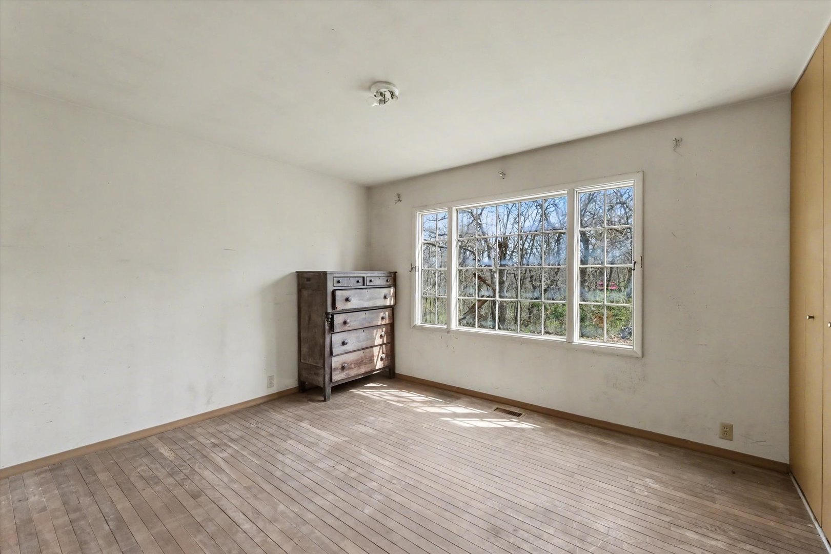 404 Oak Drive, Roberts, IL 60962