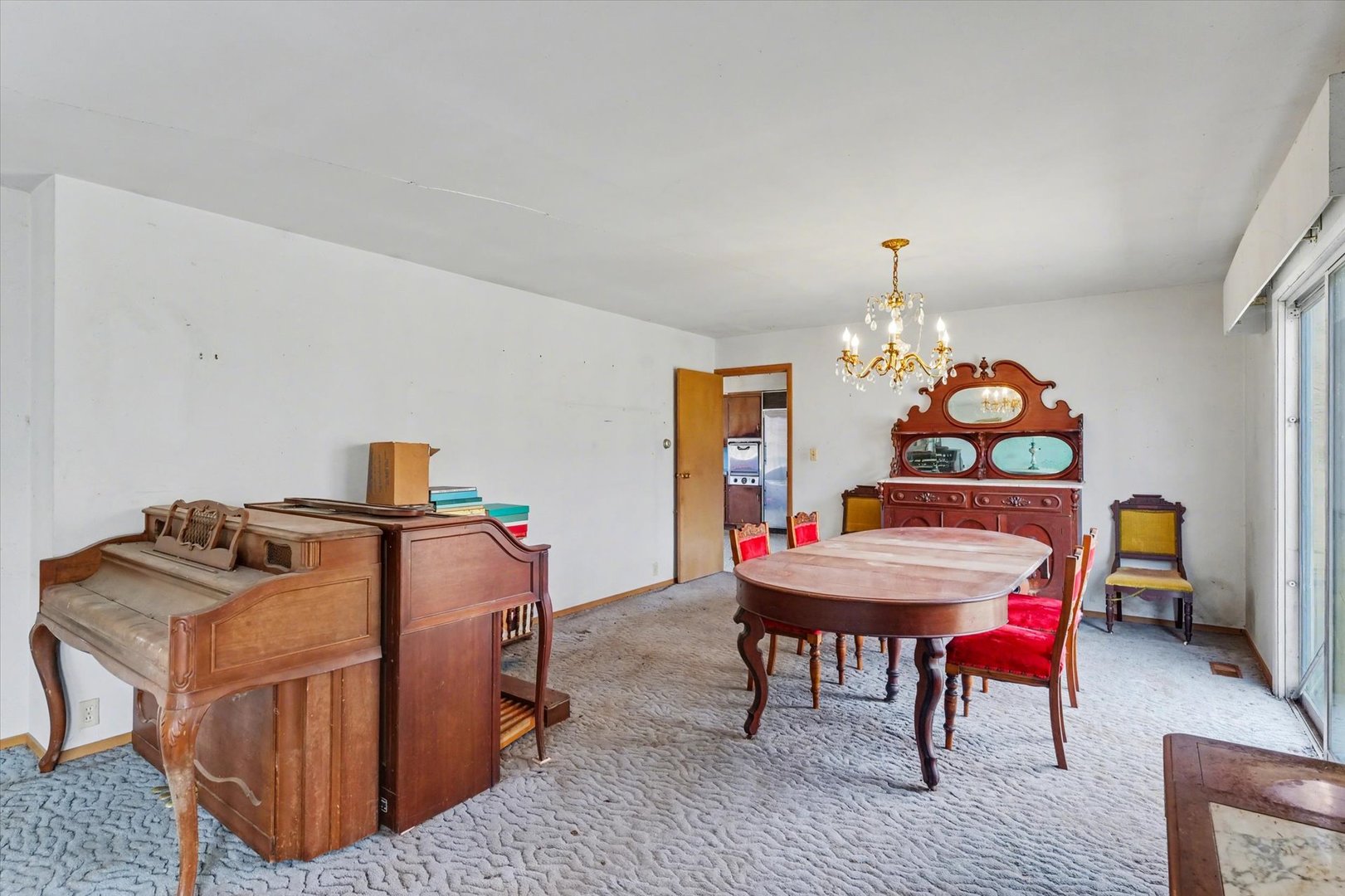 404 Oak Drive, Roberts, IL 60962