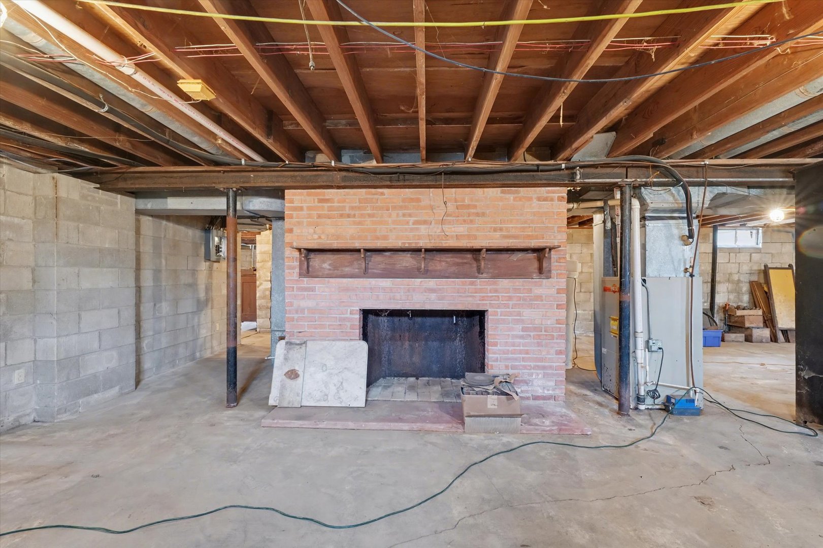 404 Oak Drive, Roberts, IL 60962