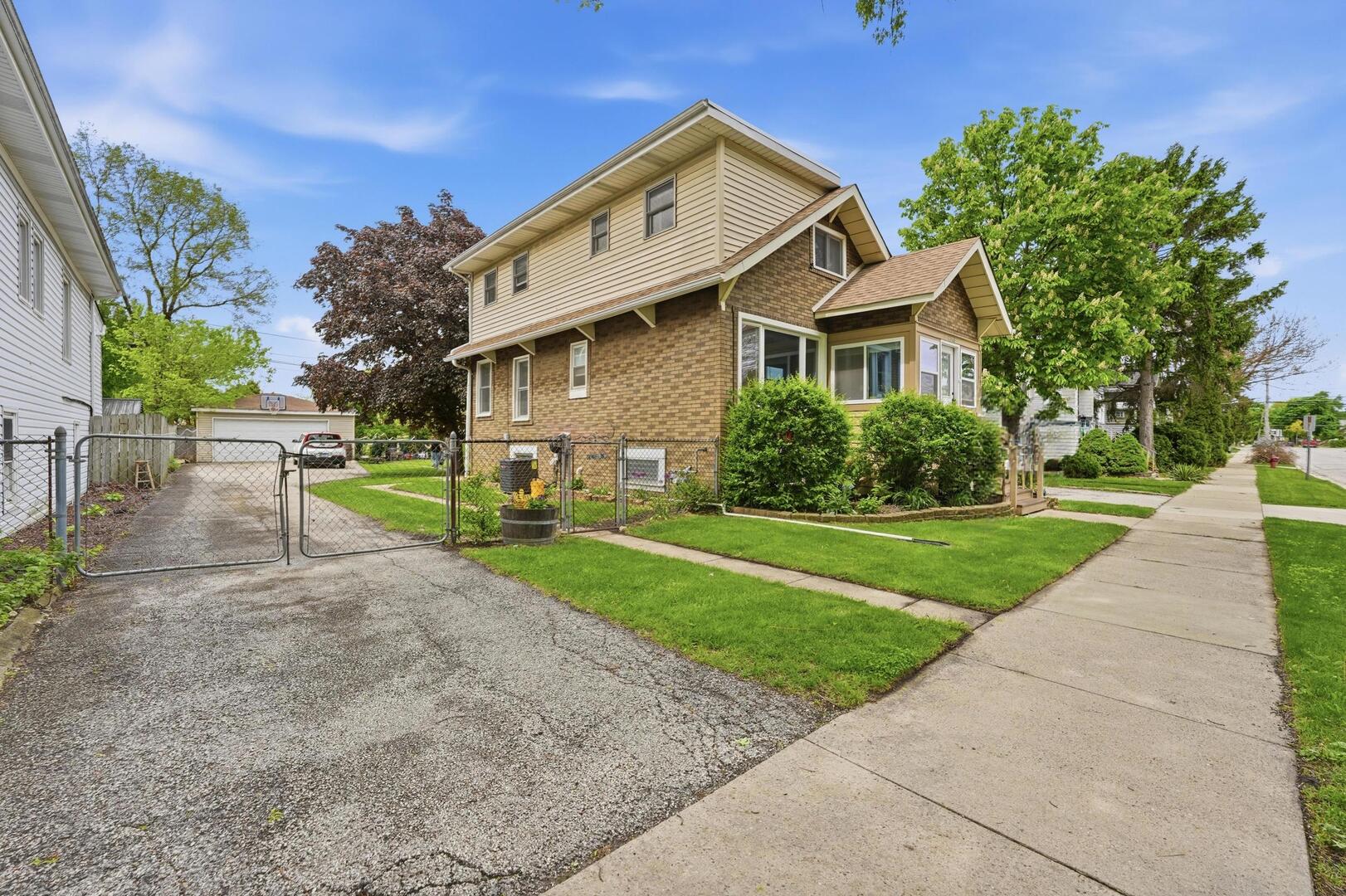 4140 Anna Avenue, Lyons, IL 60534