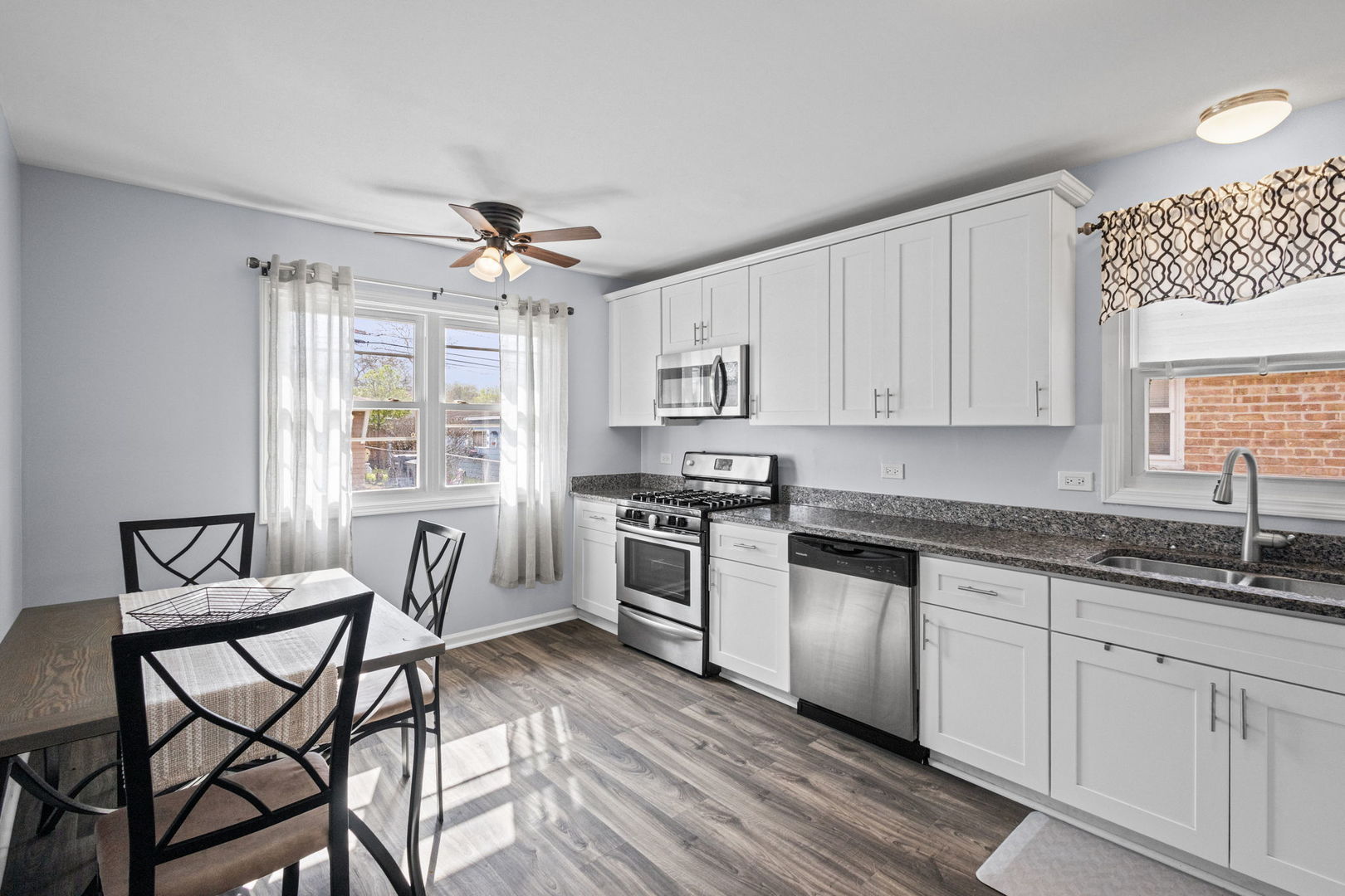 7807 S Kenneth Avenue, Chicago, IL 60652