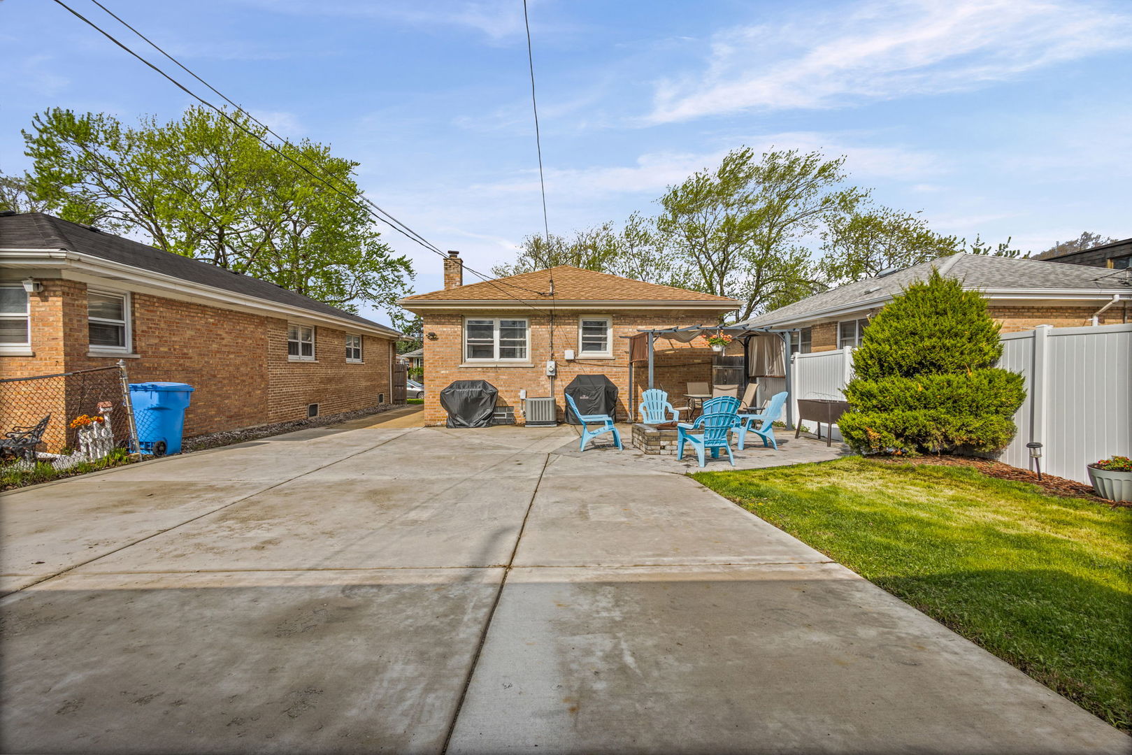 7807 S Kenneth Avenue, Chicago, IL 60652