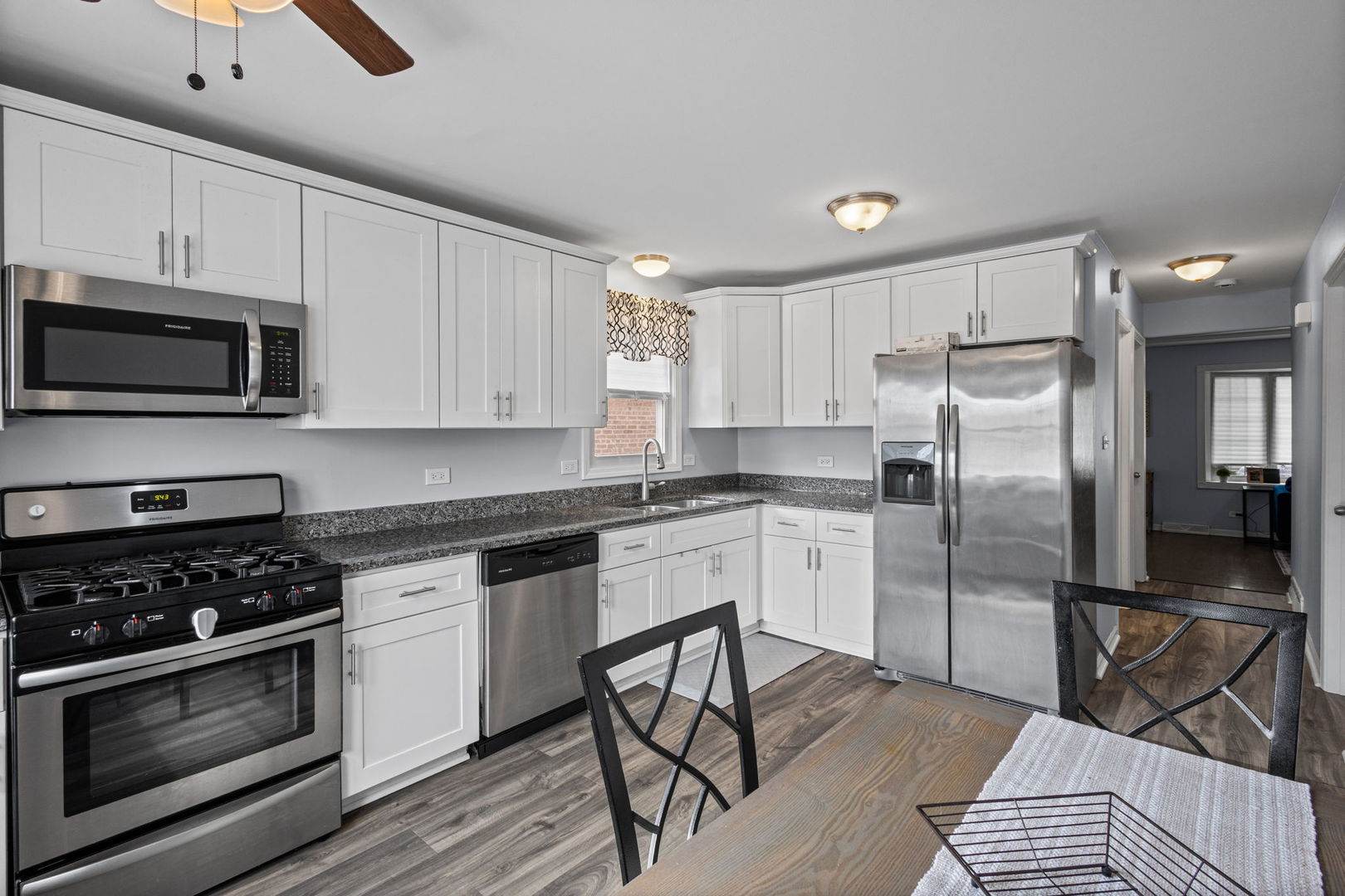 7807 S Kenneth Avenue, Chicago, IL 60652