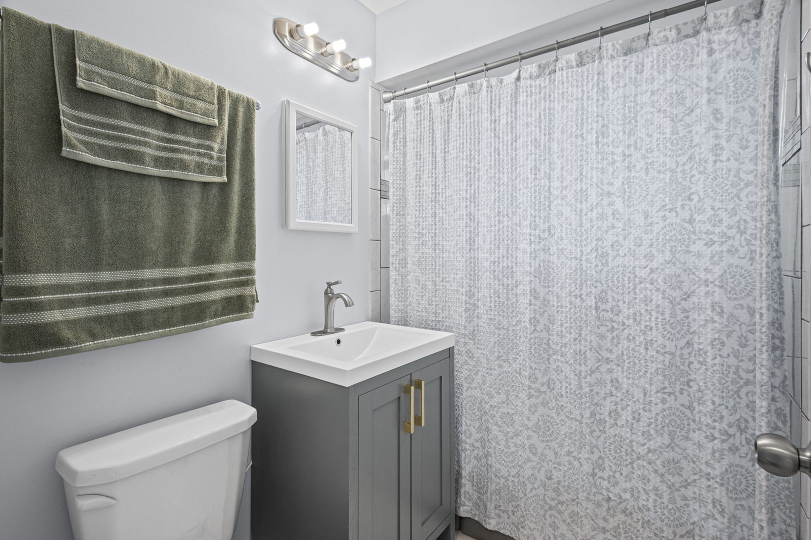 7807 S Kenneth Avenue, Chicago, IL 60652