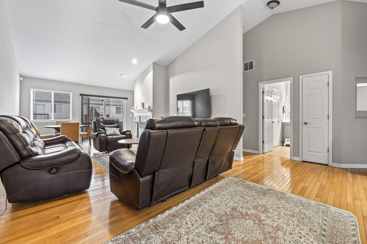 2987 Saganashkee Lane #2987, Naperville, IL 60564