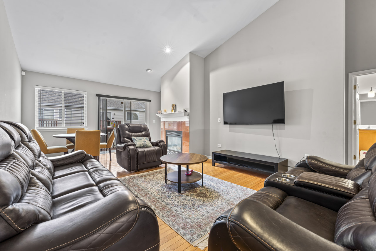 2987 Saganashkee Lane #2987, Naperville, IL 60564