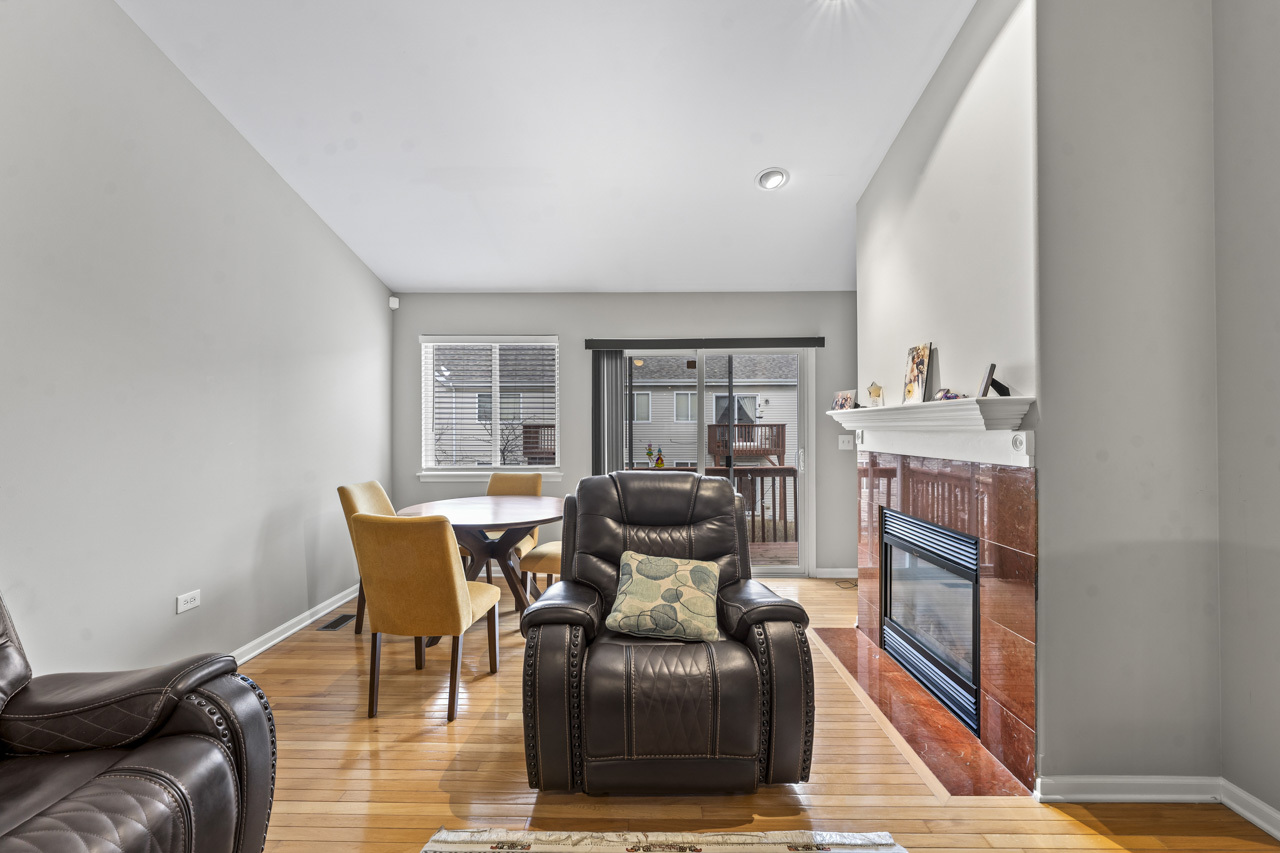 2987 Saganashkee Lane #2987, Naperville, IL 60564