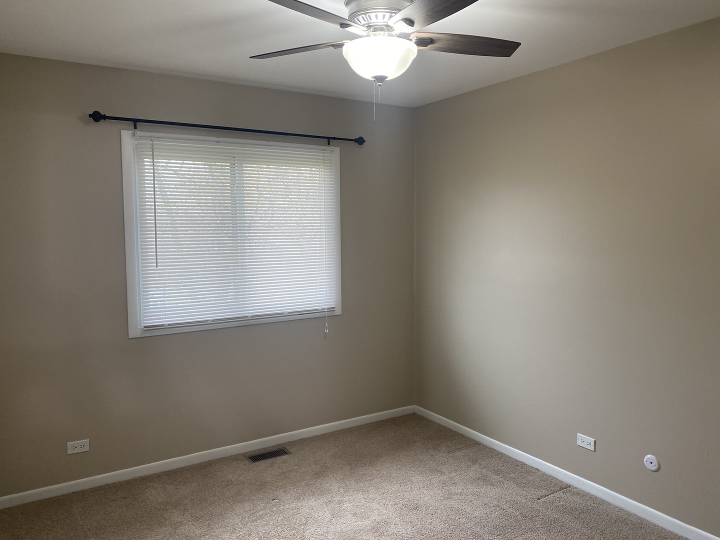 668 Niagara Drive, Bolingbrook, IL 60440