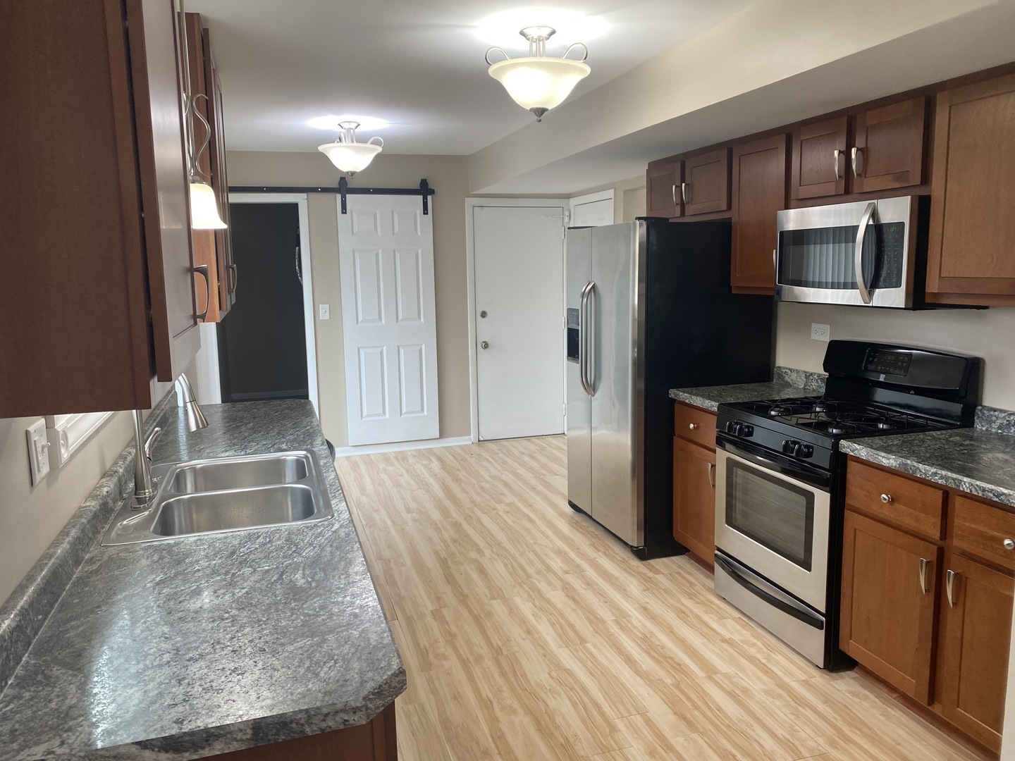 668 Niagara Drive, Bolingbrook, IL 60440