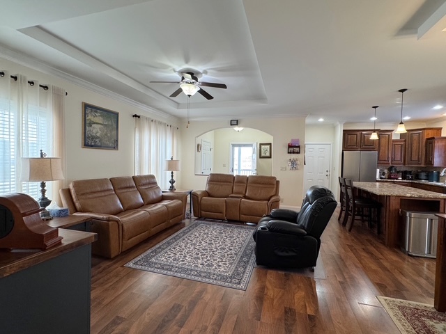 1542 Meadow View Lane, Grayslake, IL 60030