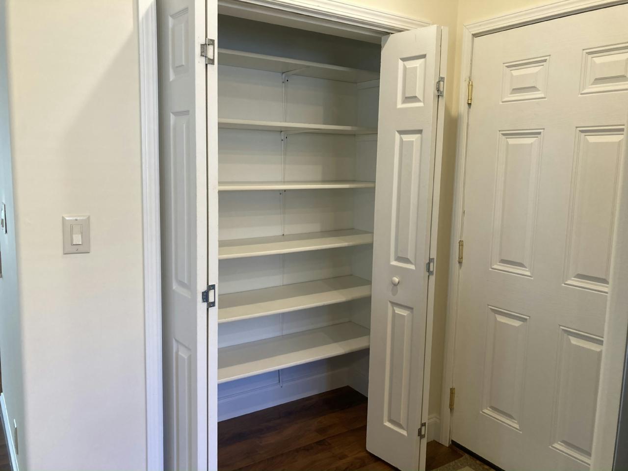 1542 Meadow View Lane, Grayslake, IL 60030