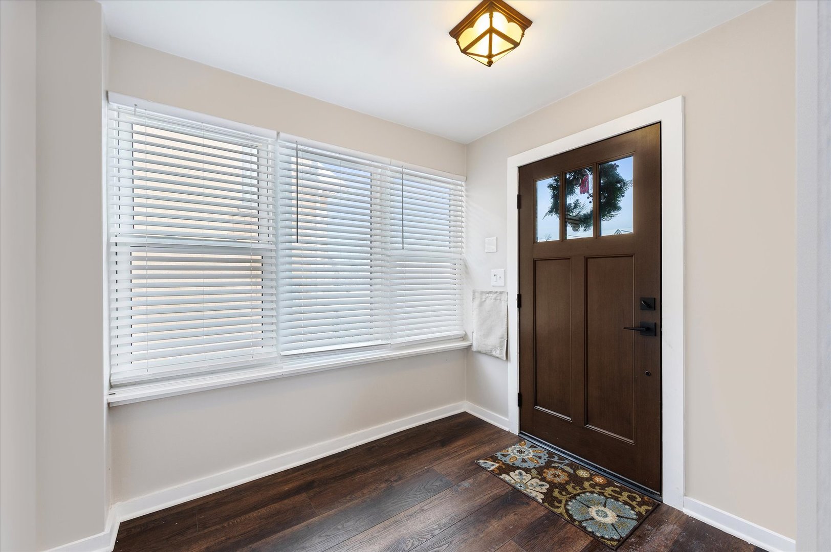 272 N Willow Road, Elmhurst, IL 60126