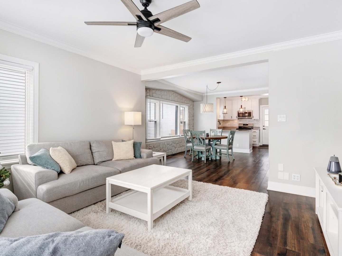 272 N Willow Road, Elmhurst, IL 60126