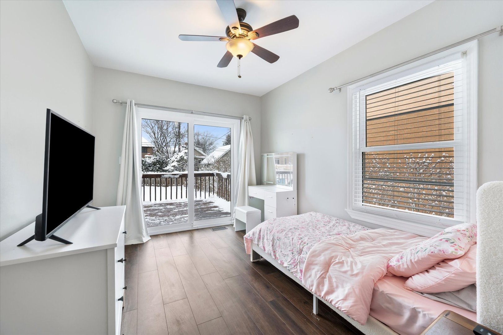 272 N Willow Road, Elmhurst, IL 60126