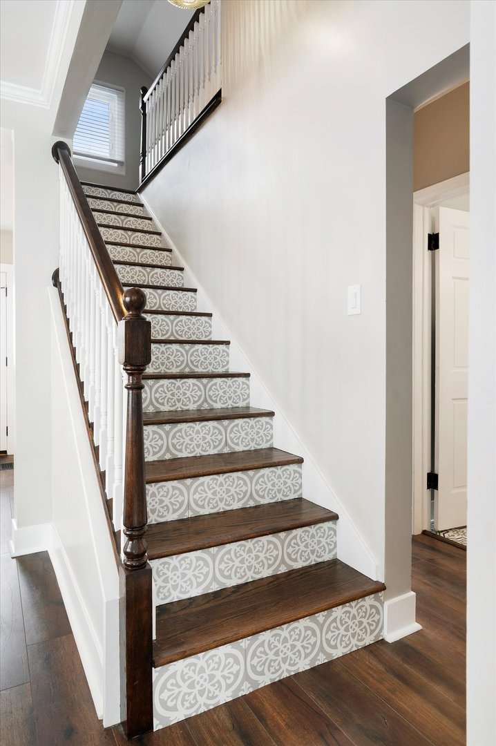 272 N Willow Road, Elmhurst, IL 60126