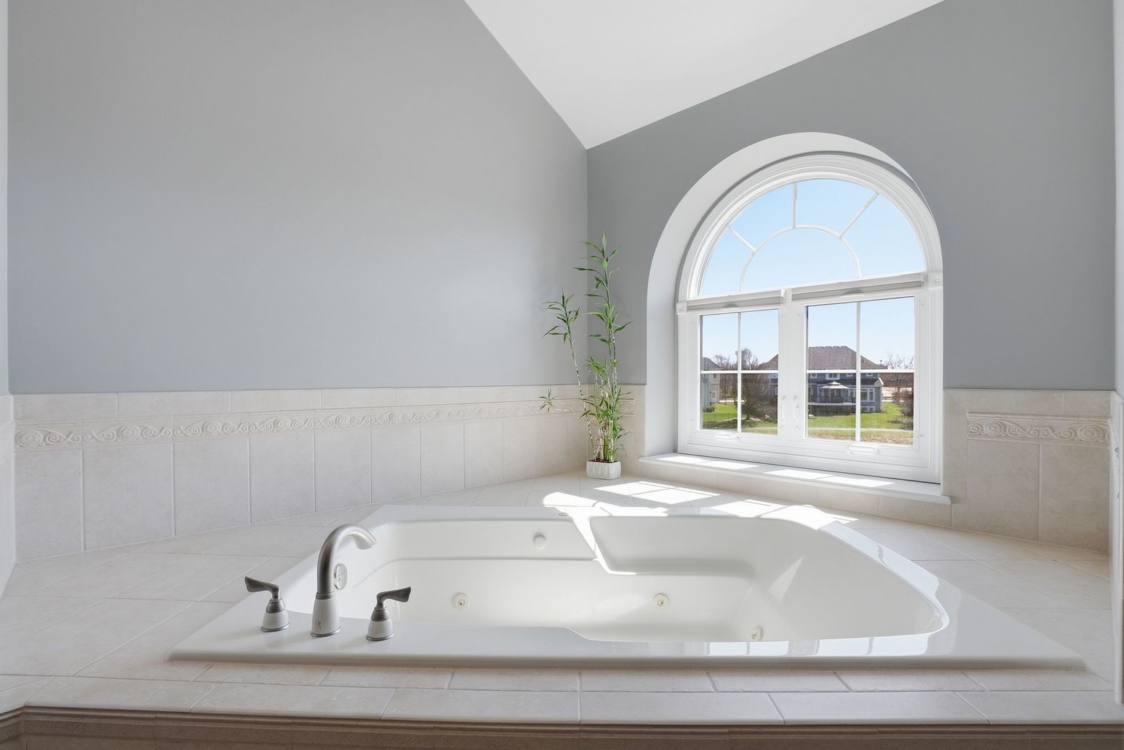 3212 Rollingridge Road, Naperville, IL 60564