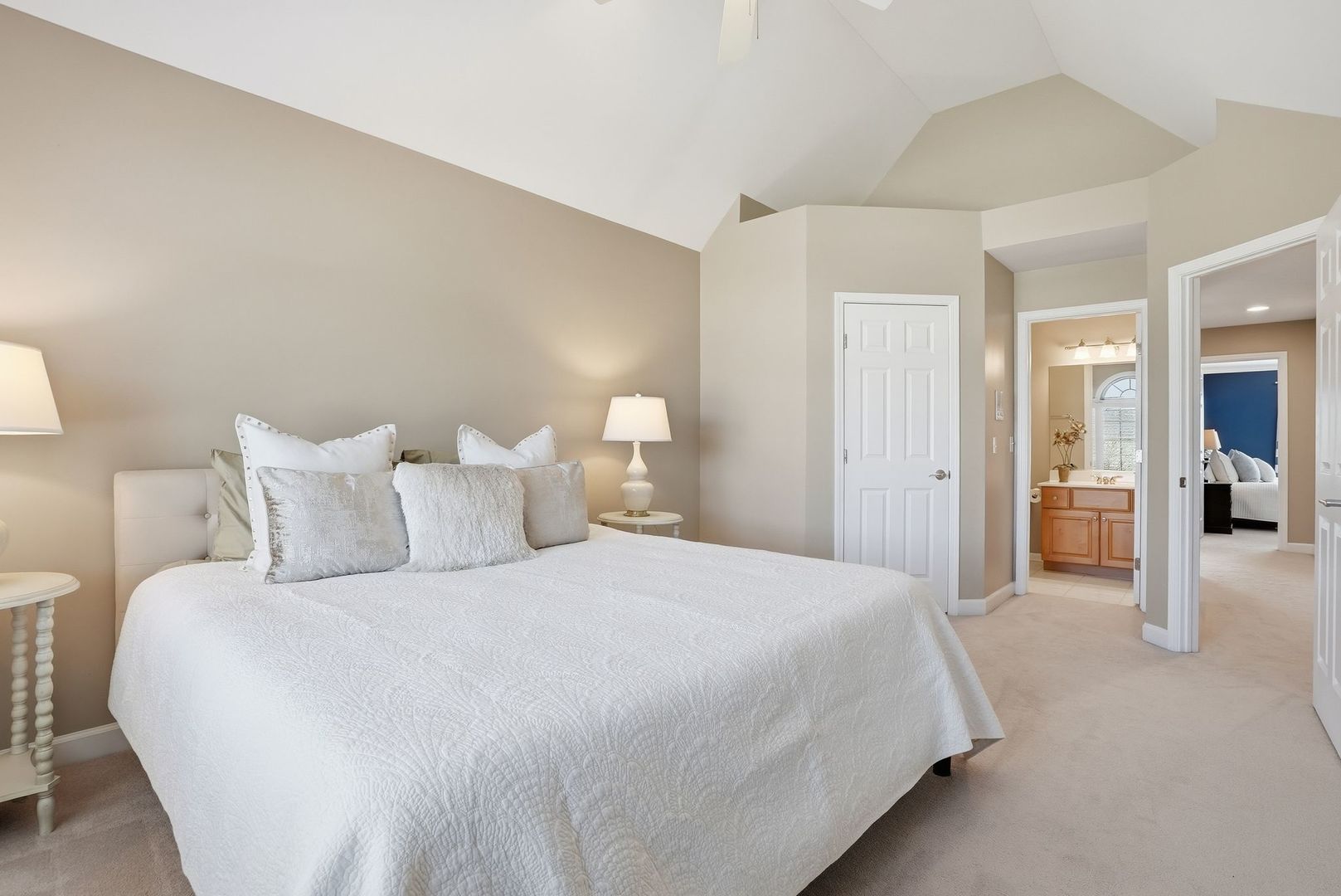 3212 Rollingridge Road, Naperville, IL 60564