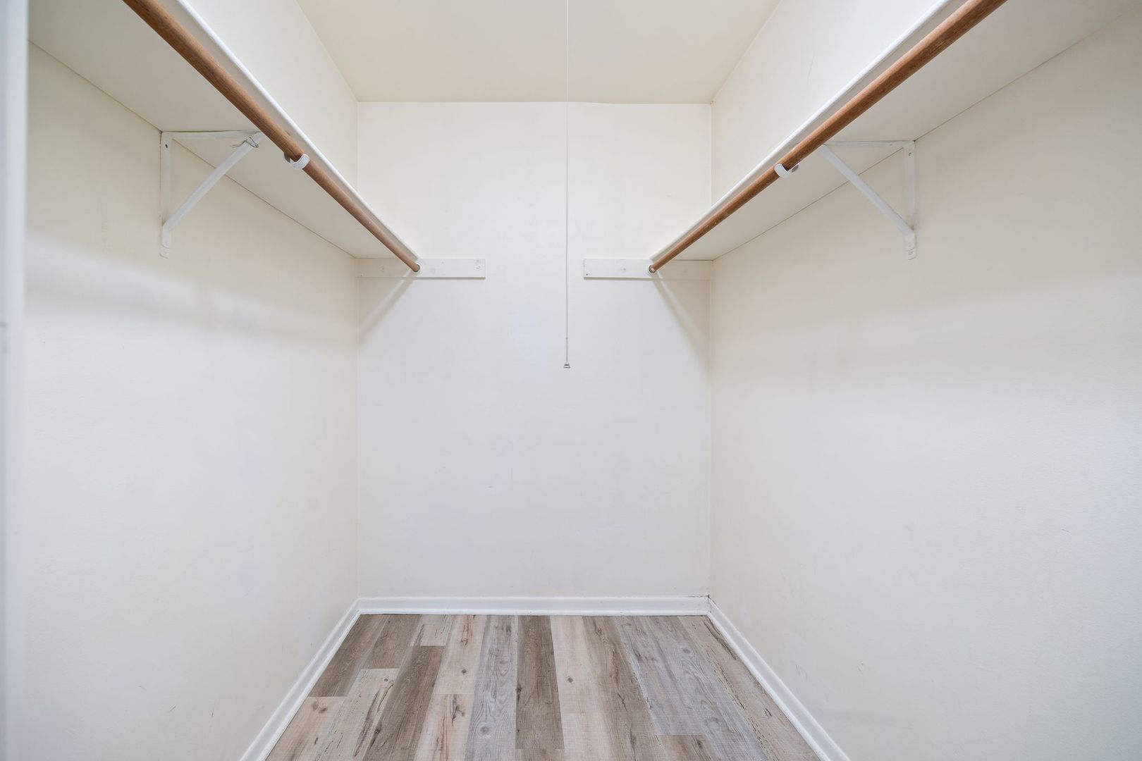 9813 BIANCO Terrace #D, Des Plaines, IL 60016