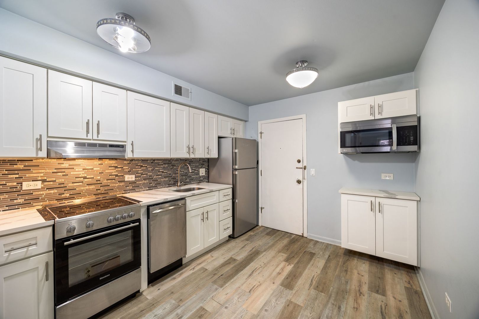 9813 BIANCO Terrace #D, Des Plaines, IL 60016