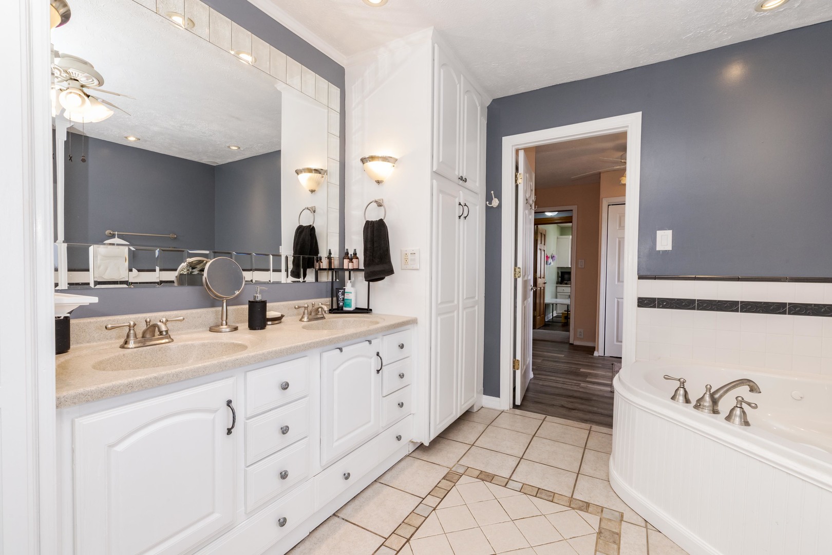 13532 E 600 North Road, Heyworth, IL 61745