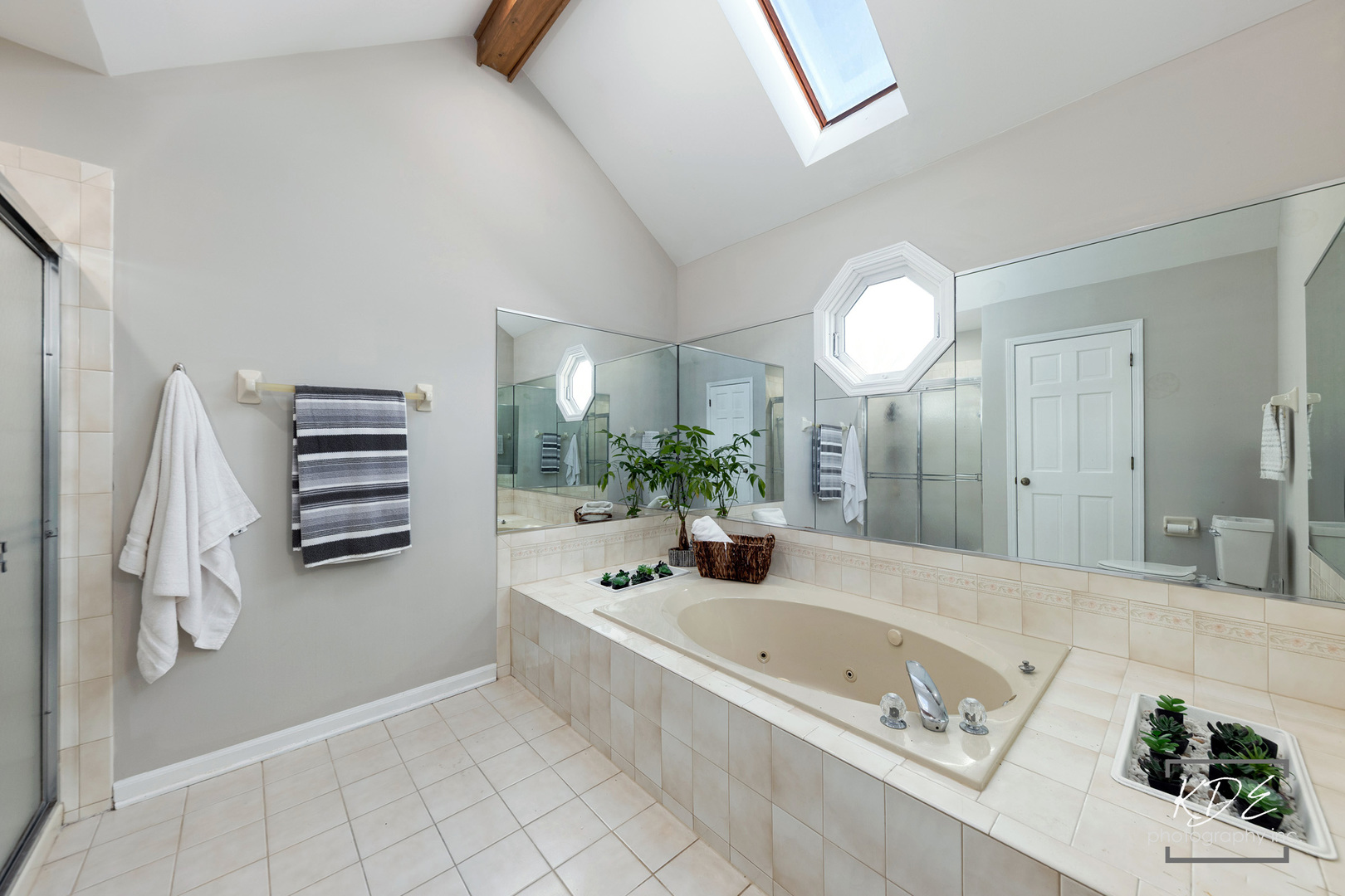 1524 Oswego Road, Naperville, IL 60540