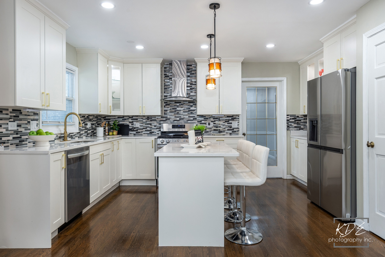 1524 Oswego Road, Naperville, IL 60540