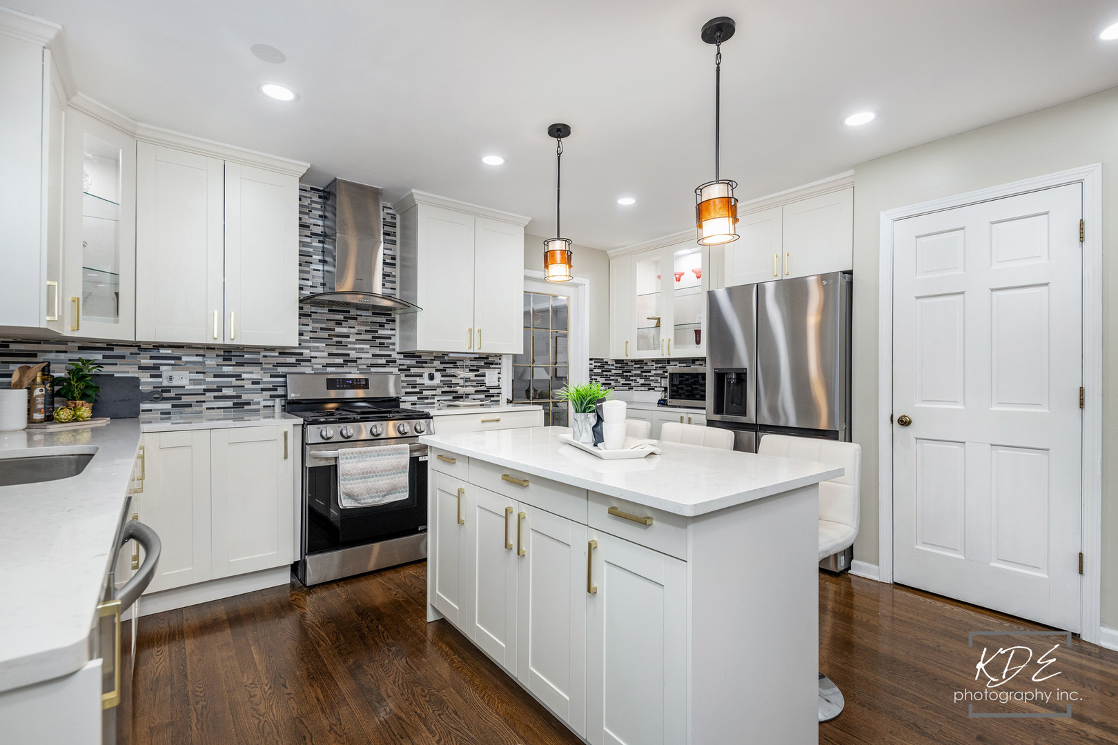 1524 Oswego Road, Naperville, IL 60540