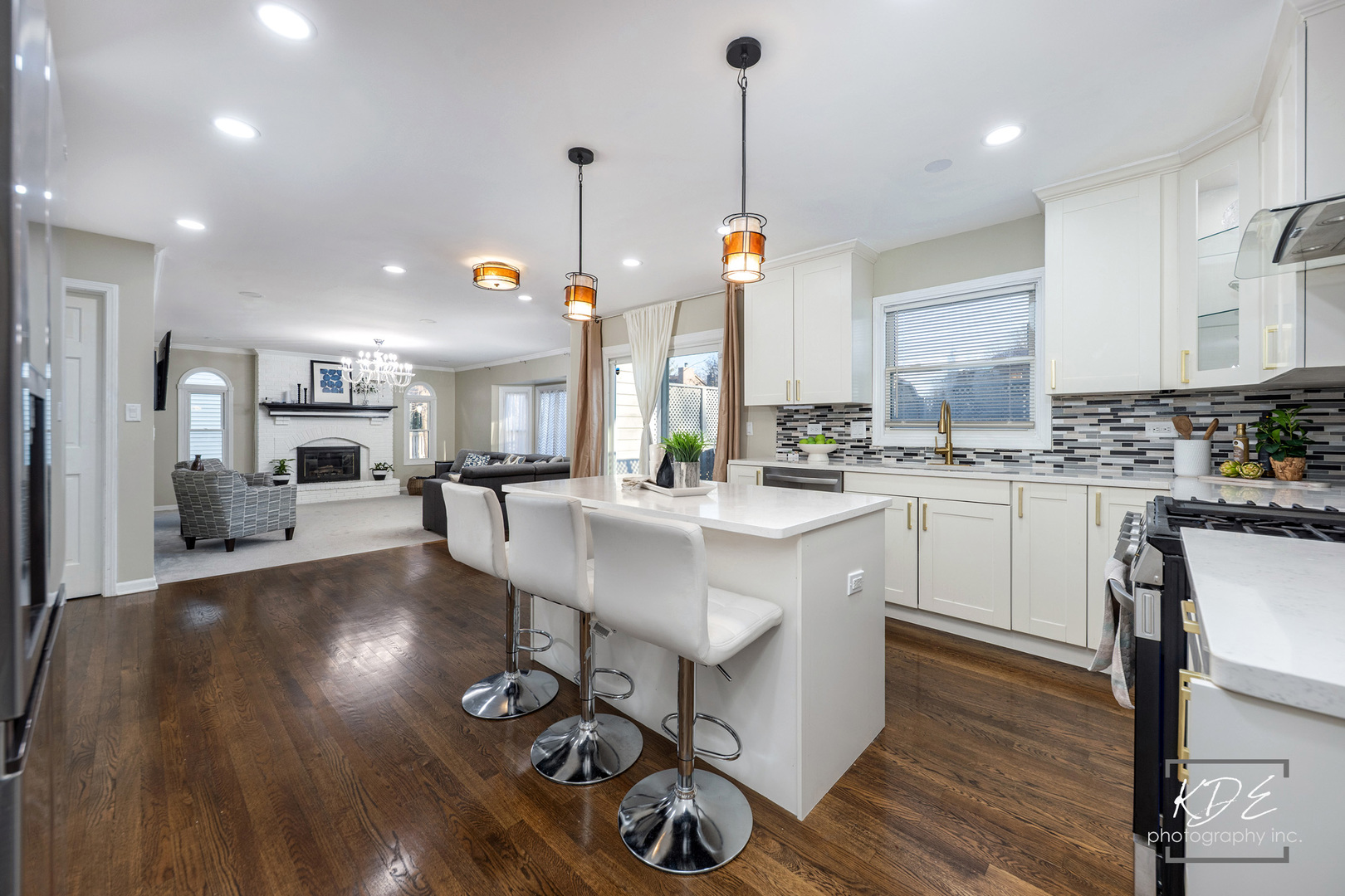 1524 Oswego Road, Naperville, IL 60540