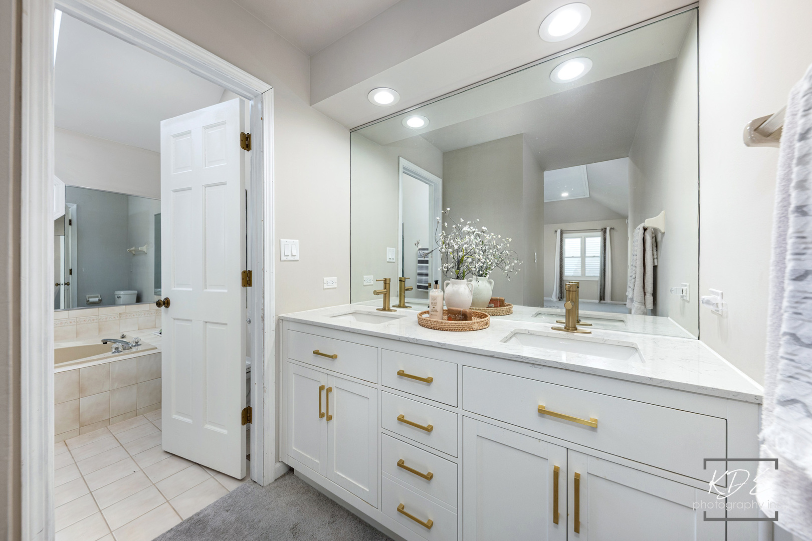 1524 Oswego Road, Naperville, IL 60540