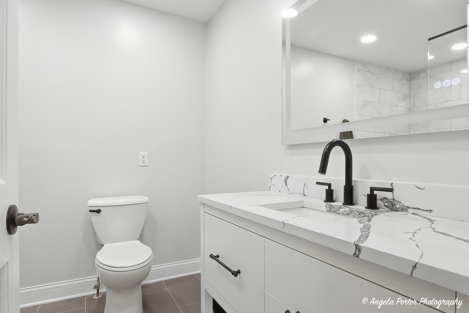 201 Panama Avenue, Hampshire, IL 60140