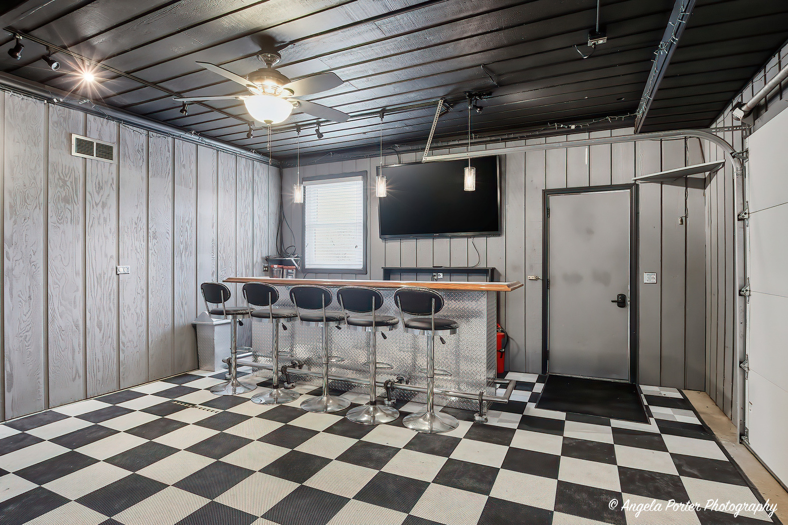 201 Panama Avenue, Hampshire, IL 60140