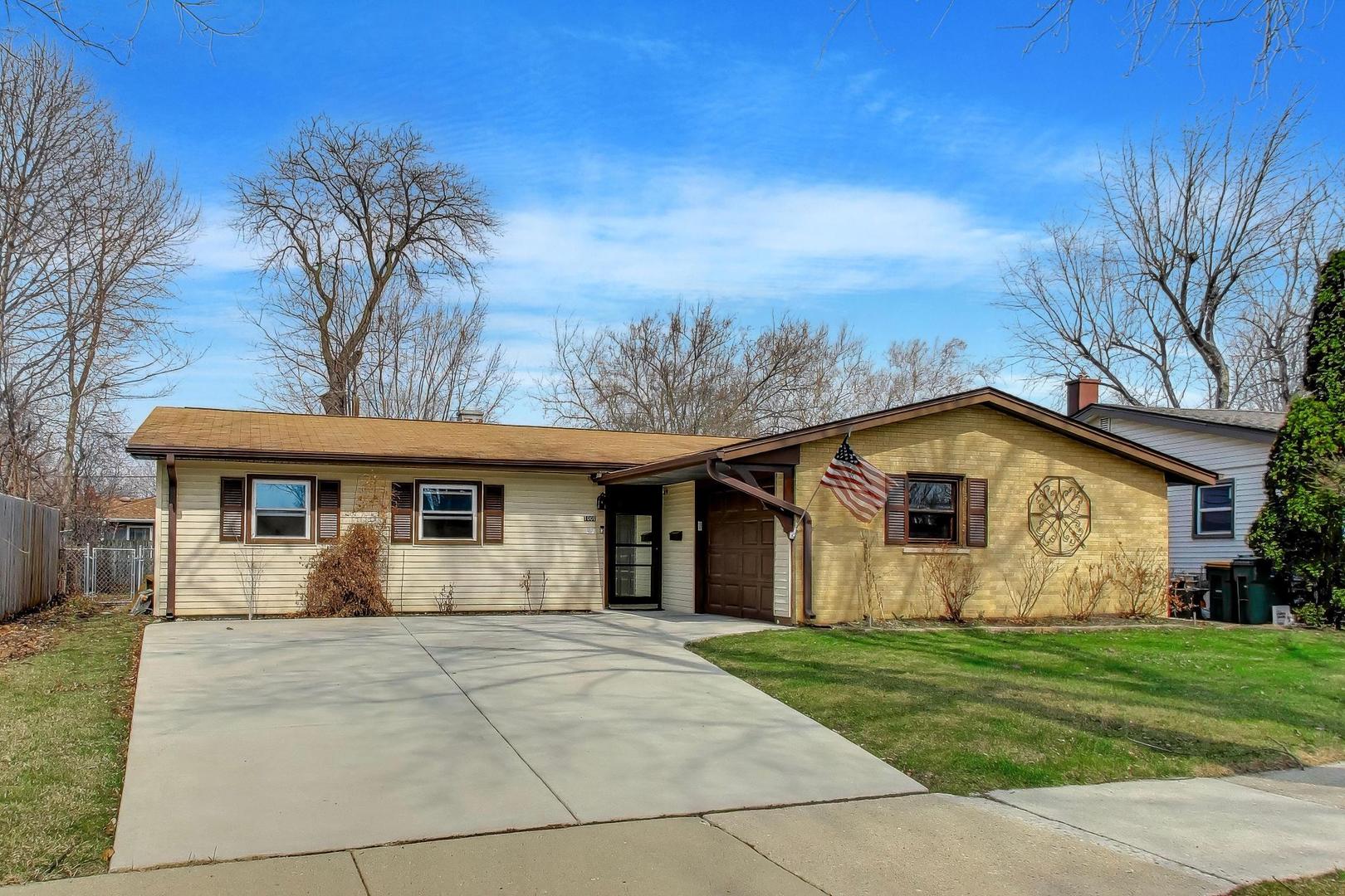 1008 Woodland Drive, Wheeling, IL 60090